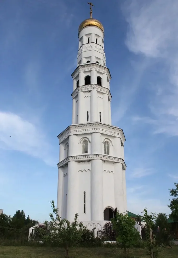 Колонны-резонаторы колокольни